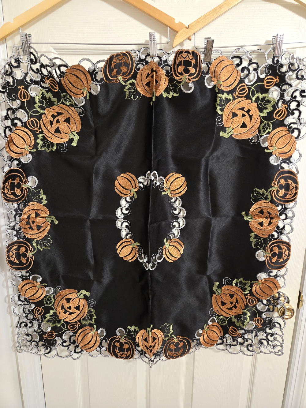 Black Pumpkin Embroidered Halloween Tablecloth Topper